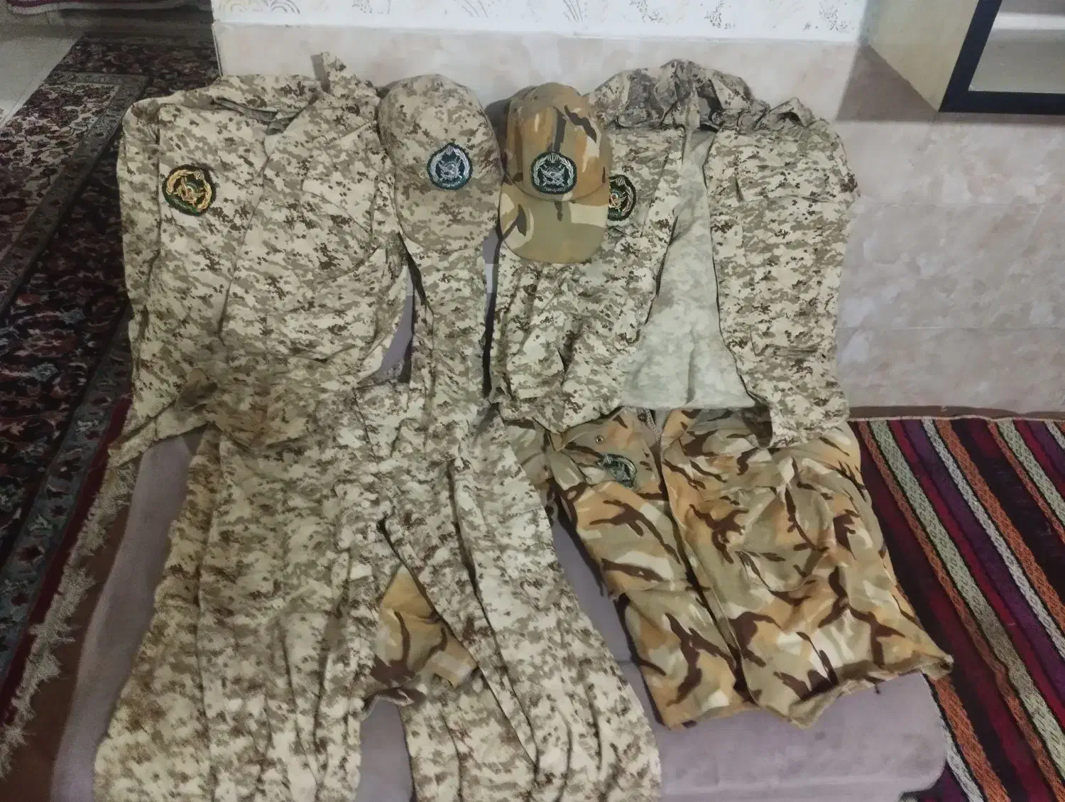 لباس سربازی|لباس|مشهد, حضرت حجت|دیوار