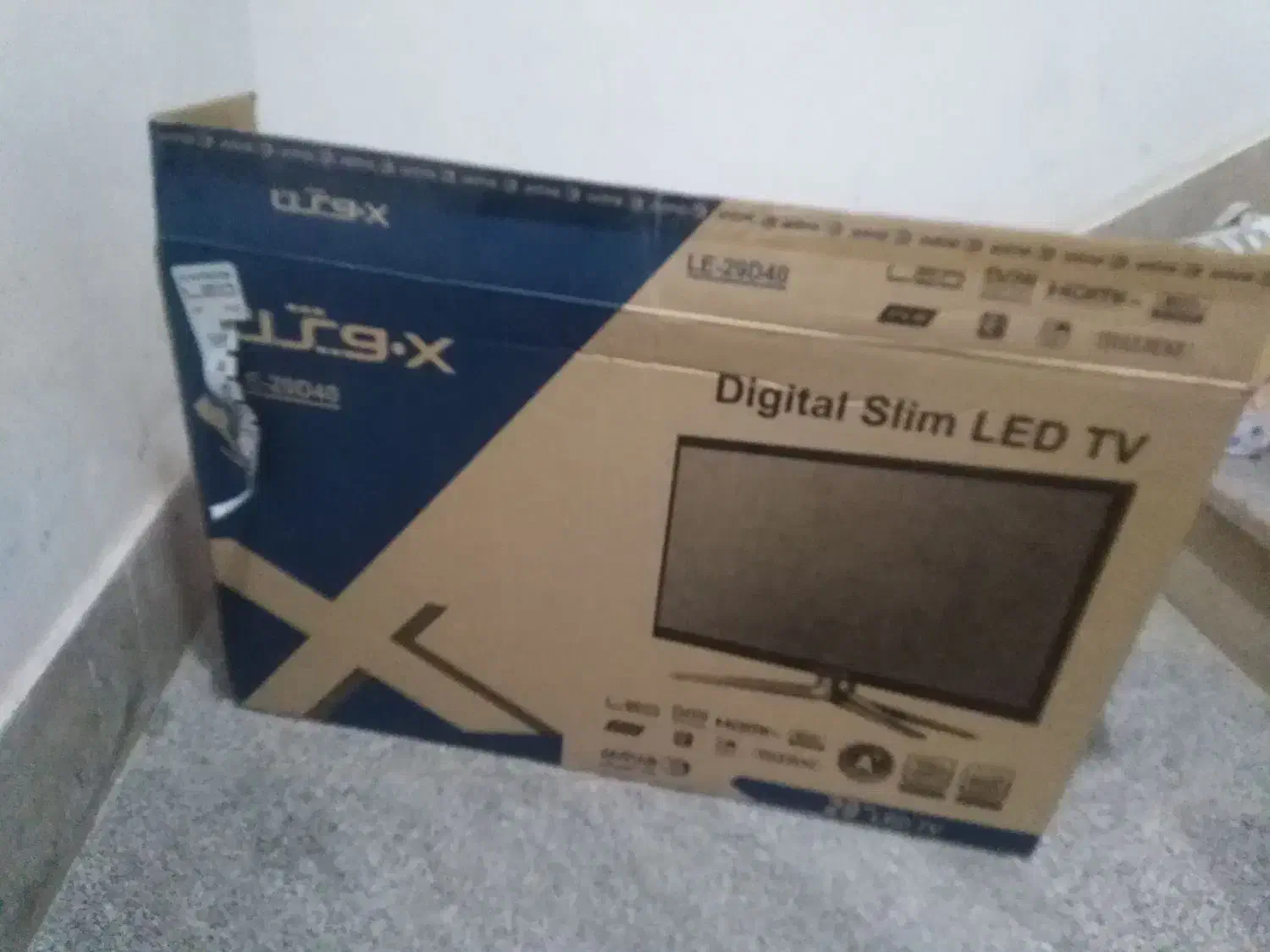 کارتن تلویزیون 29 اینچ ایکس ویژن|تلویزیون و پروژکتور|مشهد, هنرور|دیوار