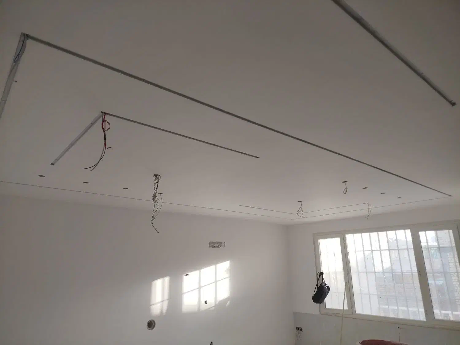 برقکار.نورپردازی.رفع اتصالی.آیفون تصویری.لاین نوری|خدمات پیشه و مهارت|مرودشت, دولت آباد|دیوار