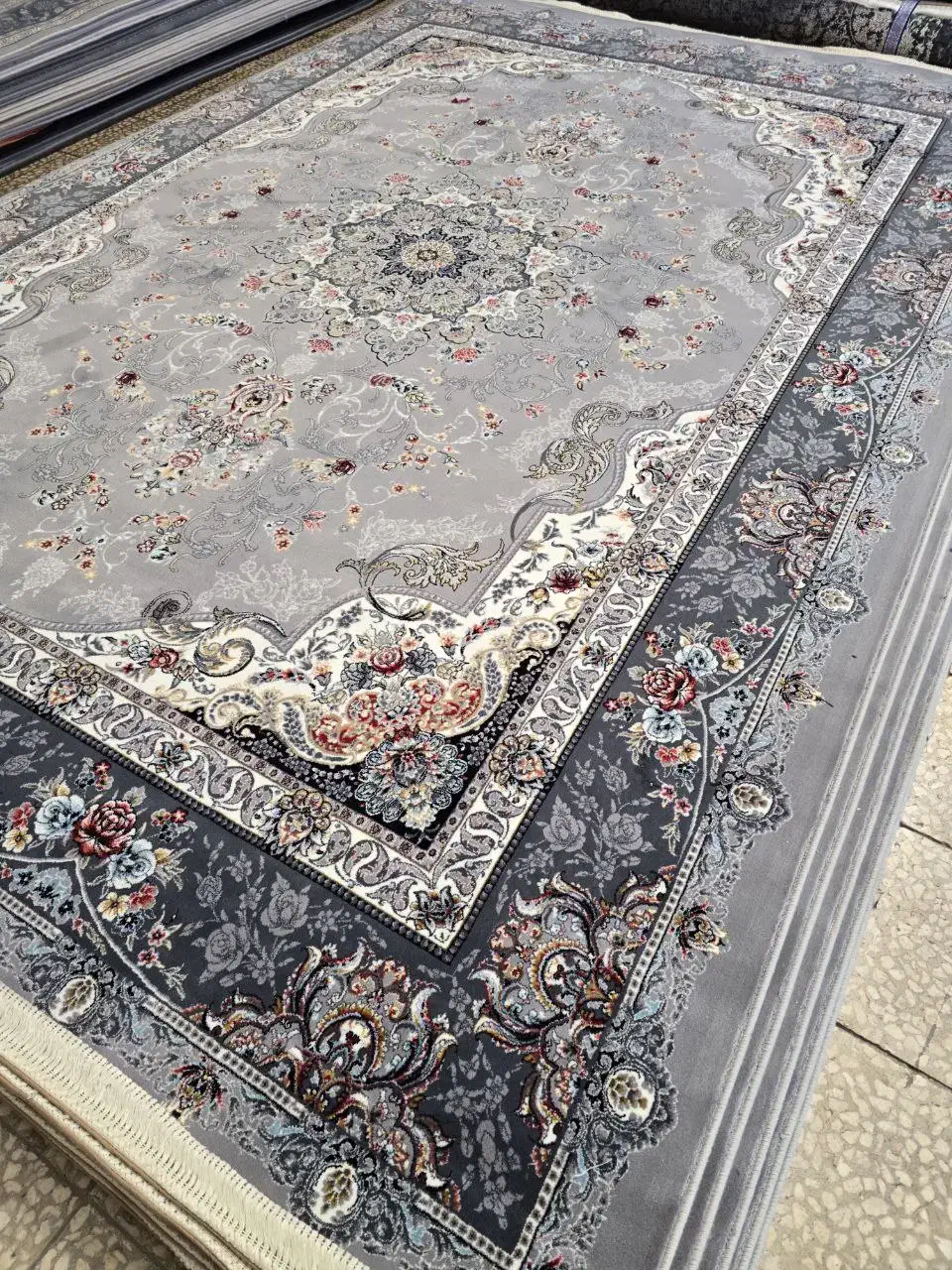 فرش 9 متری/700 شانه/تمام نخ/تخفیفی|فرش|سبزوار, قاضی زاد|دیوار