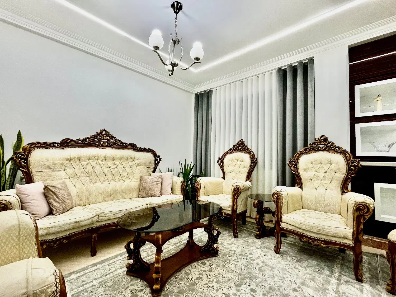 مبلمان سلطنتی|مبلمان خانگی و میز عسلی|پرند, فاز ۲|دیوار