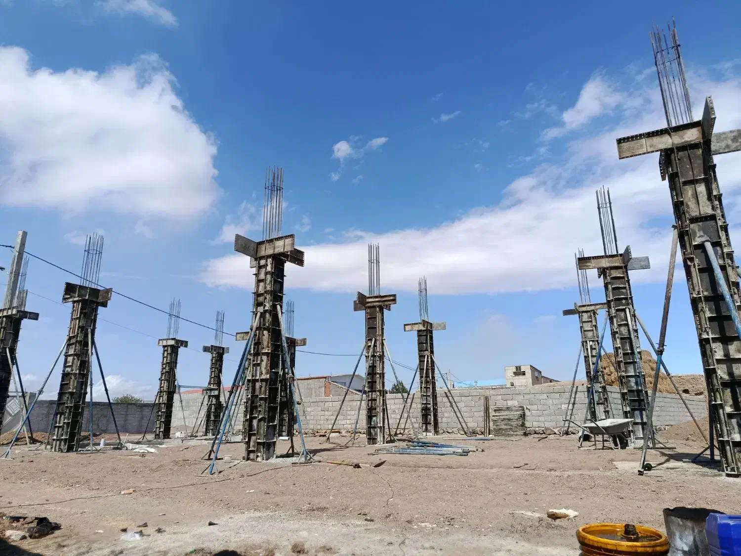 نیاز مند کارگر ارماتور بند|استخدام معماری، عمران و ساختمانی|اردبیل, |دیوار