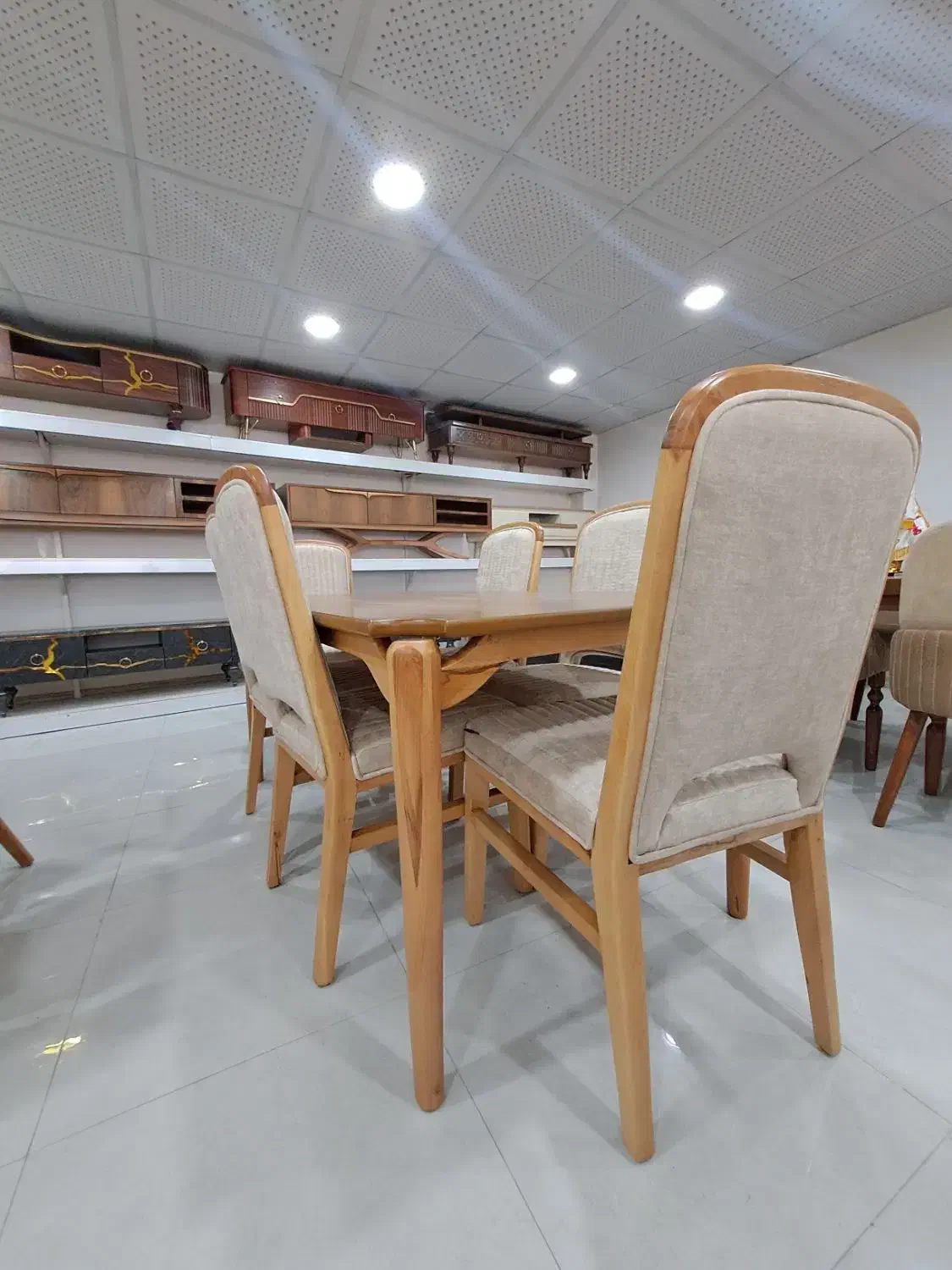 سرویس غذاخوری ۶ نفره ی جواهر|میز و صندلی غذاخوری|مهاباد (آذربایجان غربی), |دیوار