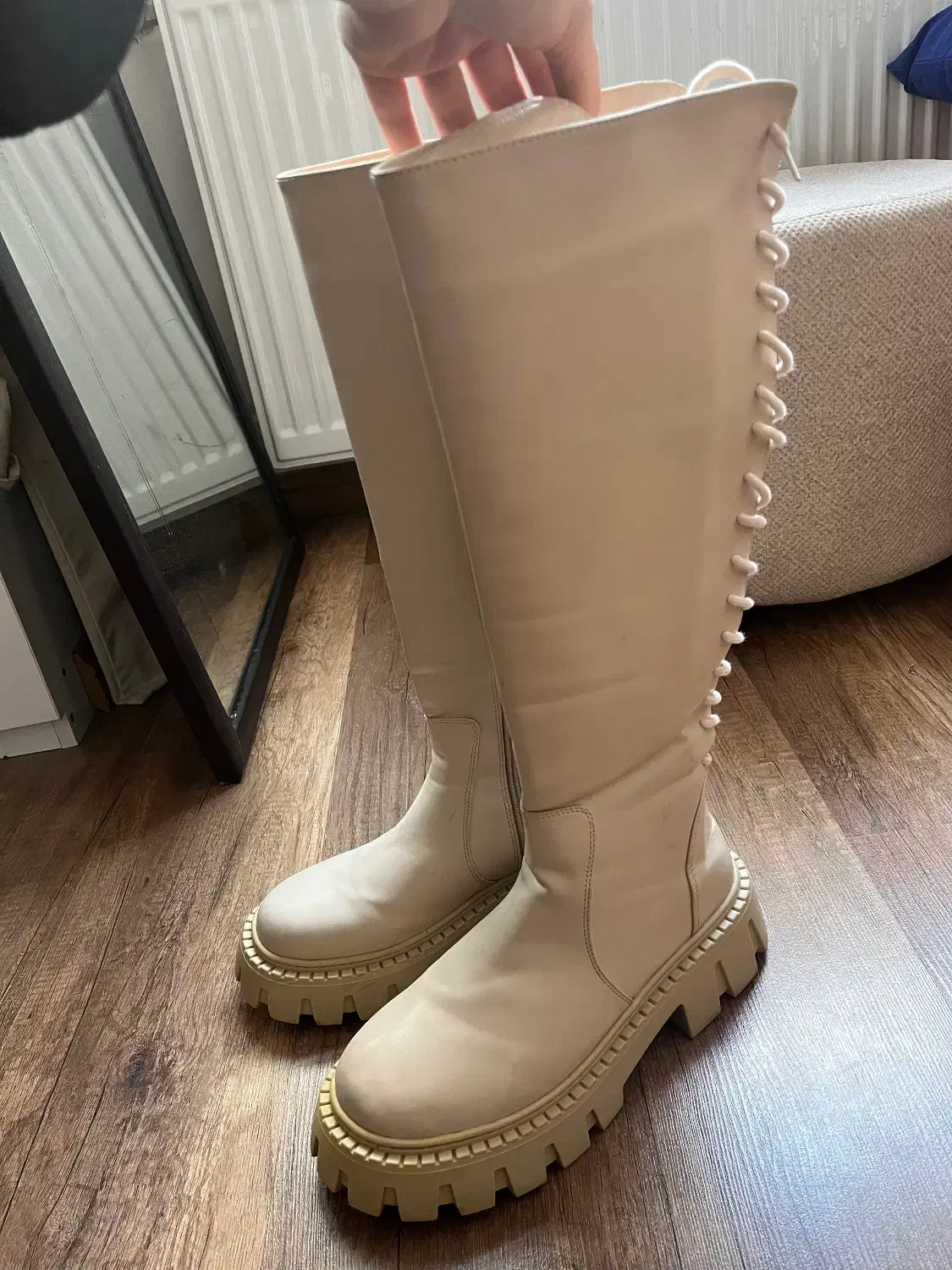 بوت بلند چرمnisantasi|کیف، کفش، کمربند|اردبیل, |دیوار