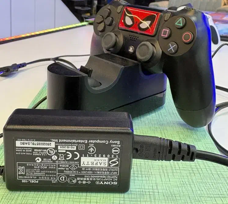 پایه شارژر در حد آکبند ps4|کنسول، بازی ویدئویی و آنلاین|گنبد کاووس, |دیوار