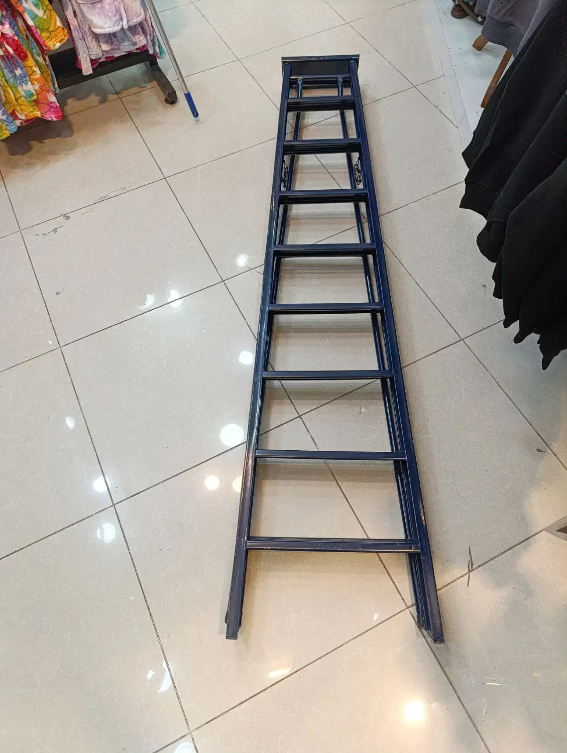 پله آهنی|ابزارآلات|قشم, |دیوار