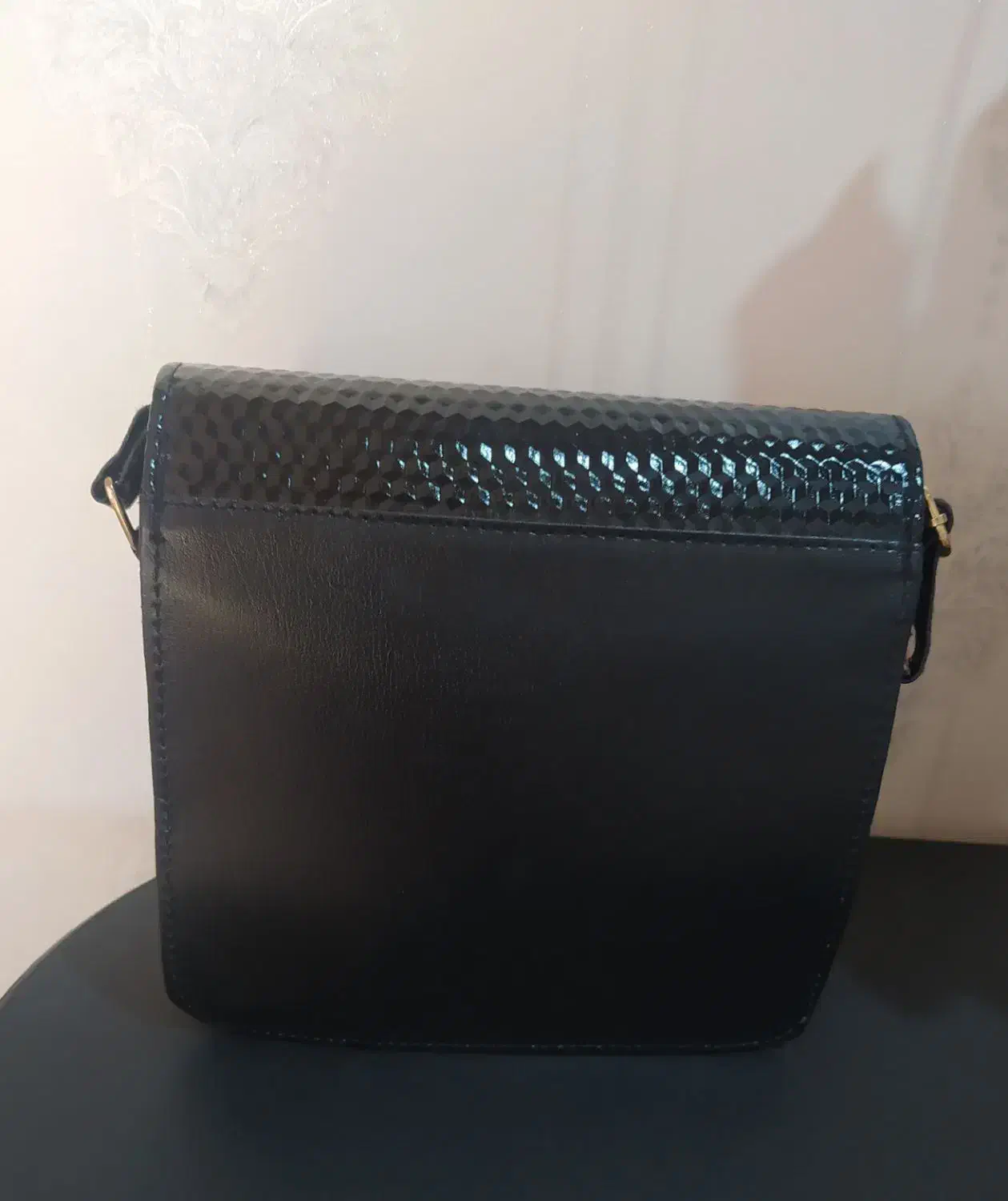 کیف|کیف، کفش، کمربند|ساوه, |دیوار