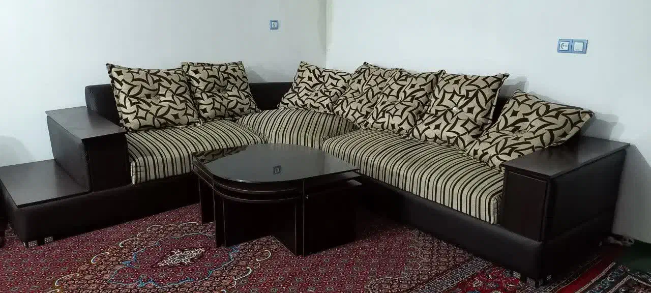 مبل ال تمیز ۷نفره به همراه عسلی|مبلمان خانگی و میز عسلی|قم, دانش|دیوار
