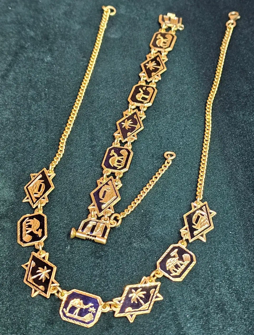 فروش دستبند و گردنبند طلا میناکاری مشکی کم اجرت|جواهرات|اهواز, ۳۰ متری|دیوار