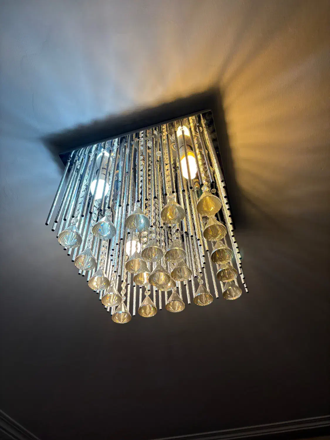 لوستر|لوستر و چراغ آویز|رشت, صفاری|دیوار