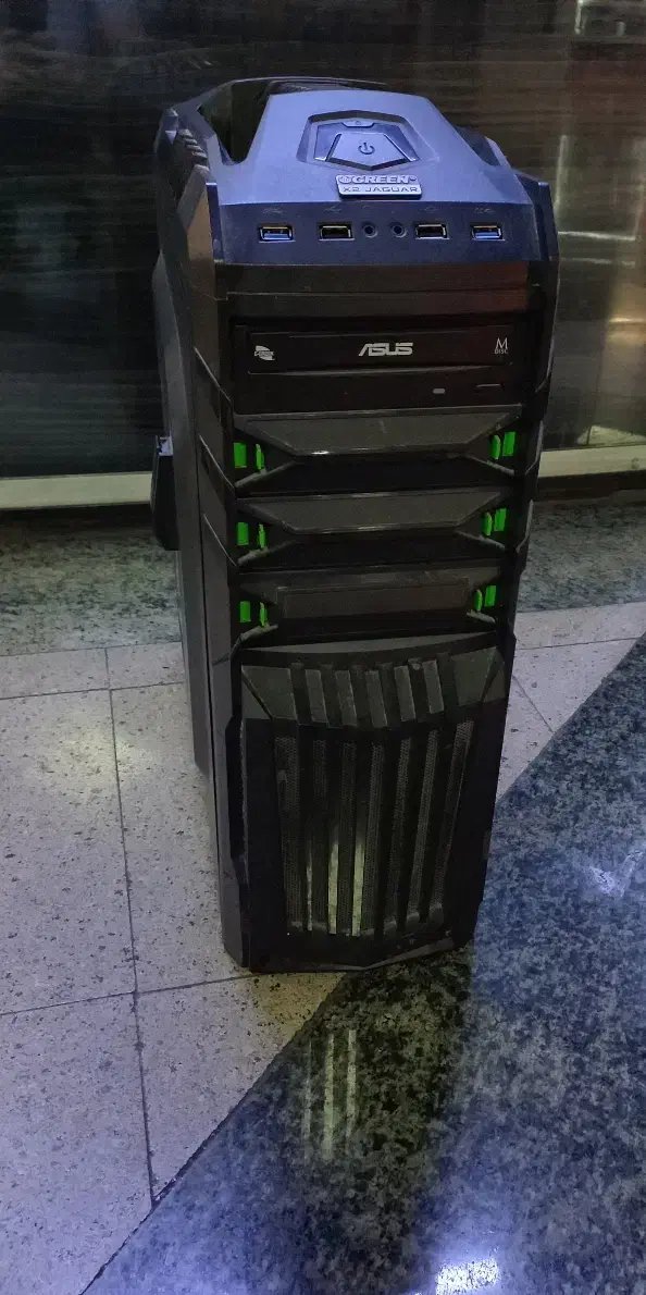 کیس گیمینگ حرفه ای|رایانه رومیزی|تهران, فلسطین (میدان انقلاب)|دیوار