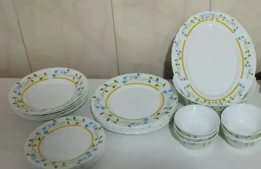 تمام سرویس ها اکروپال هست سه سرویس|ظروف سرو و پذیرایی|نیشابور, شهرک رضوی|دیوار