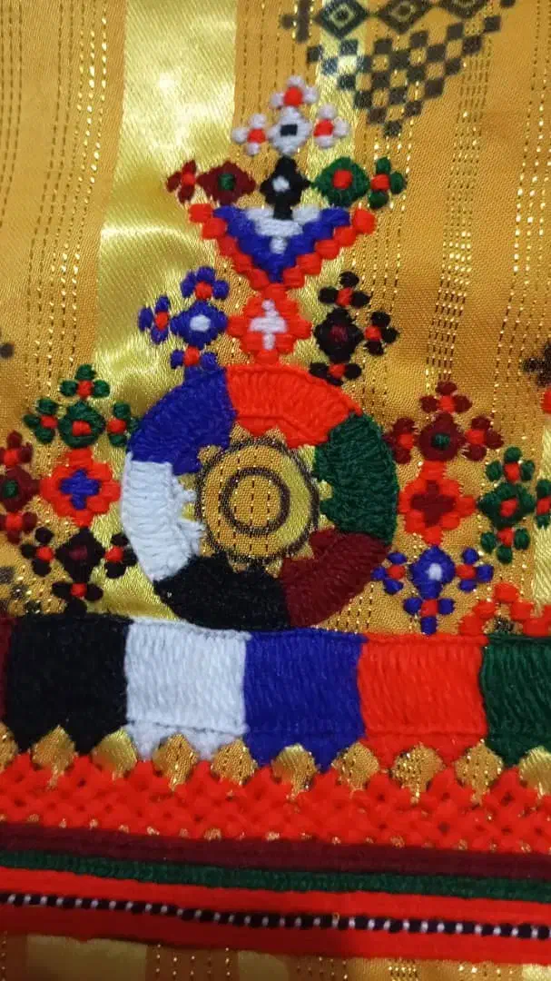 دوزنده هستم|لباس|ایرانشهر, |دیوار