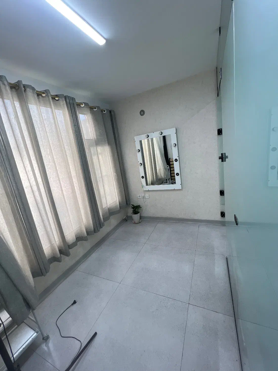 اجاره اتاق به رنگ کار یا کراتین کار|اجارهٔ دفتر کار، اتاق اداری، مطب|ری, دولتآباد|دیوار