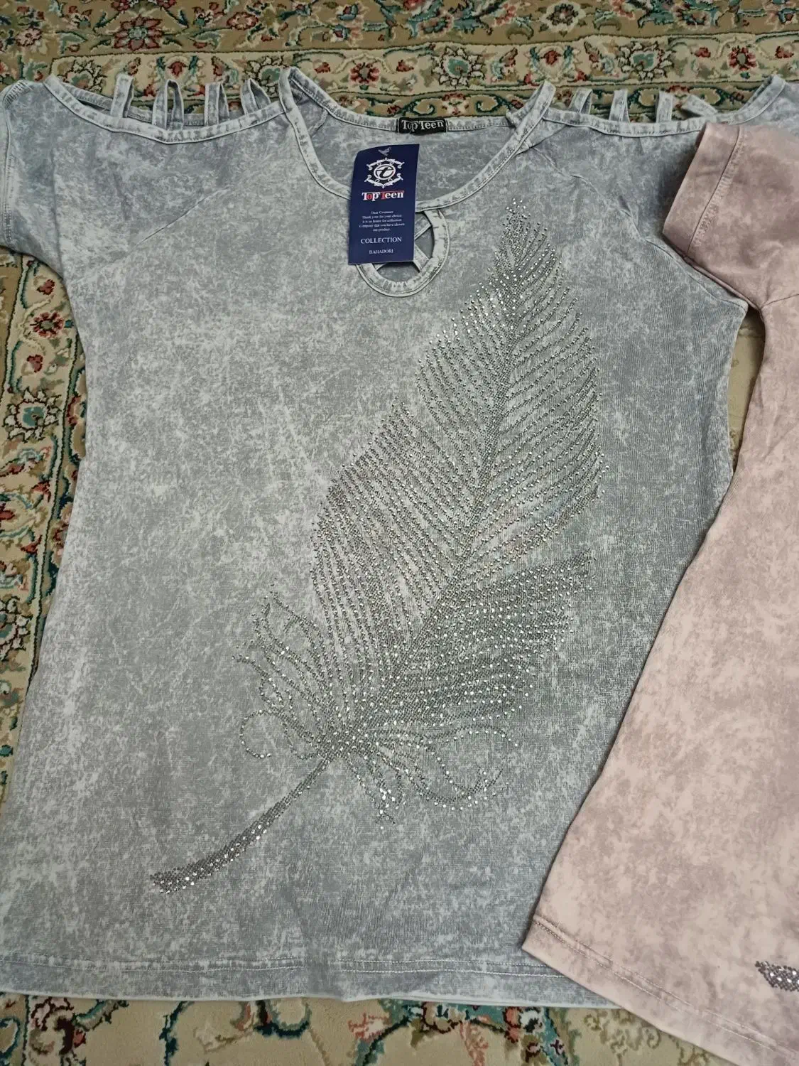 بلوز زنانه|لباس|ری, علایین|دیوار