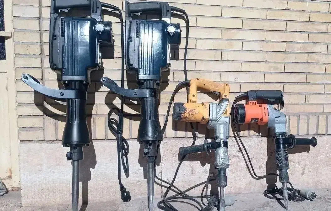 تخریب باپیکورسازه بتونی انشهاب وغیره|خدمات پیشه و مهارت|بم, |دیوار