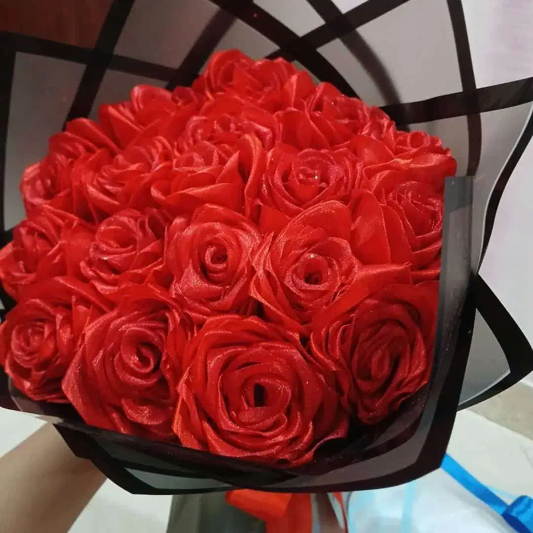 دسته گل هایی با ربان های باکیفیت تعداد و رنگ با تو|گل مصنوعی|یزد, |دیوار