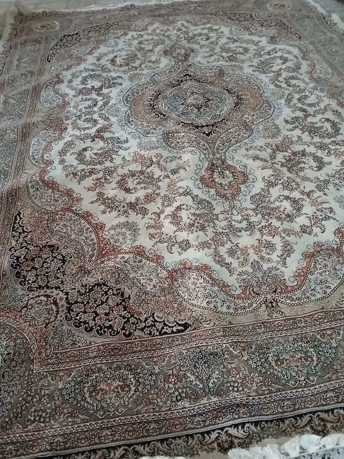 قالی ۱۲ متری و۶متری تمیز بدون پارگی وزدگی|فرش|گرگان, |دیوار