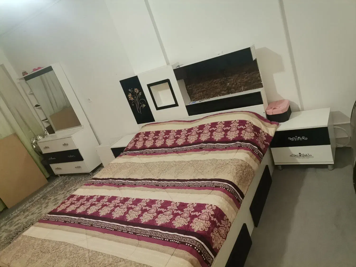 تعدادی وسیله منزل بعلت جابجایی کمبودجا بفروش میرسد|بوفه، ویترین، کنسول|کبودرآهنگ, |دیوار