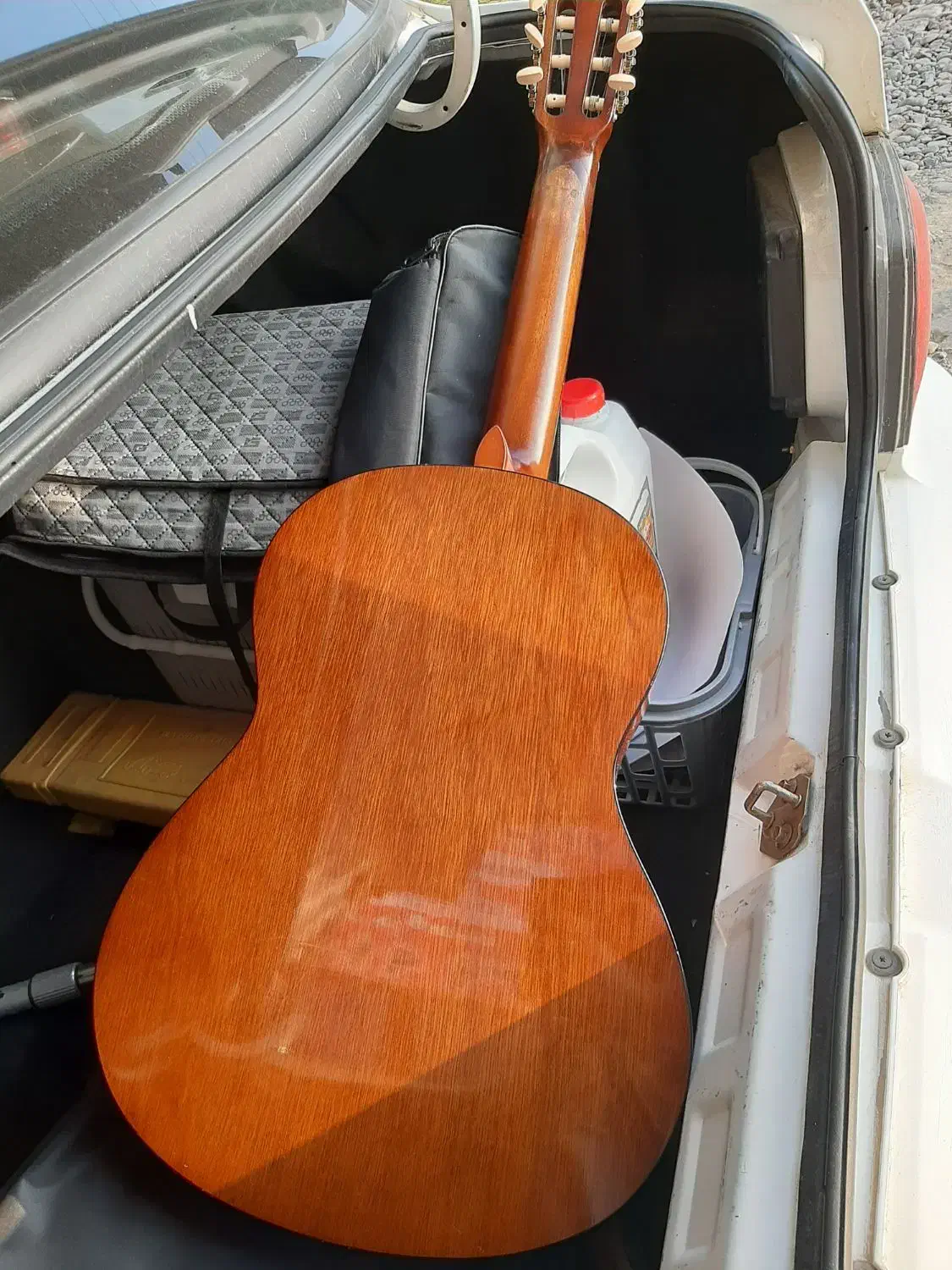 گیتار یاماها C40|گیتار، بیس، امپلیفایر|صومعه‌سرا, |دیوار