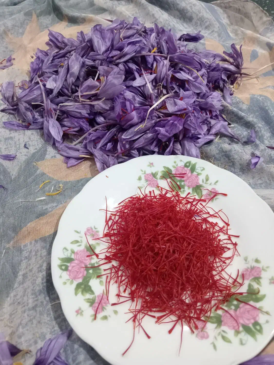 زعفران و گل زعفران امسالی از کشاورز|خوردنی و آشامیدنی|تهران, زعفرانیه|دیوار