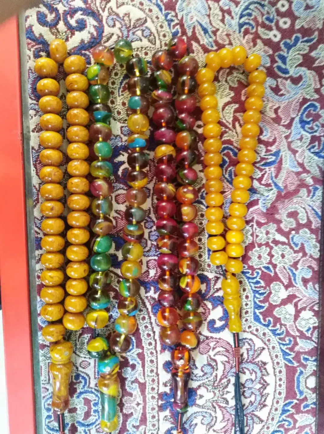 تسبیح شاه مقصود  و 33 عددی کهربا و سندلوس|کلکسیون و سرگرمی|همدان, |دیوار