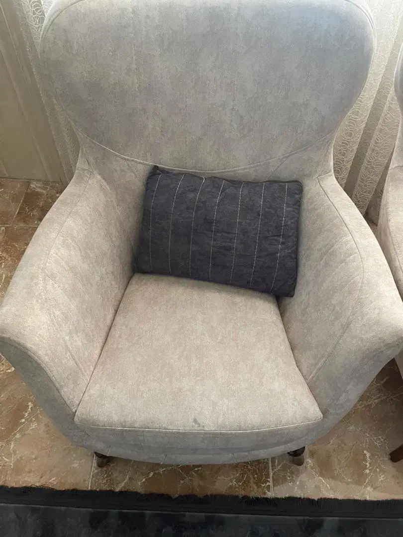 مبل ۷ نفره  بسیار تمیز و بدون هیچ زدگی وخوابیدگی|مبلمان خانگی و میز عسلی|قائم‌شهر, |دیوار