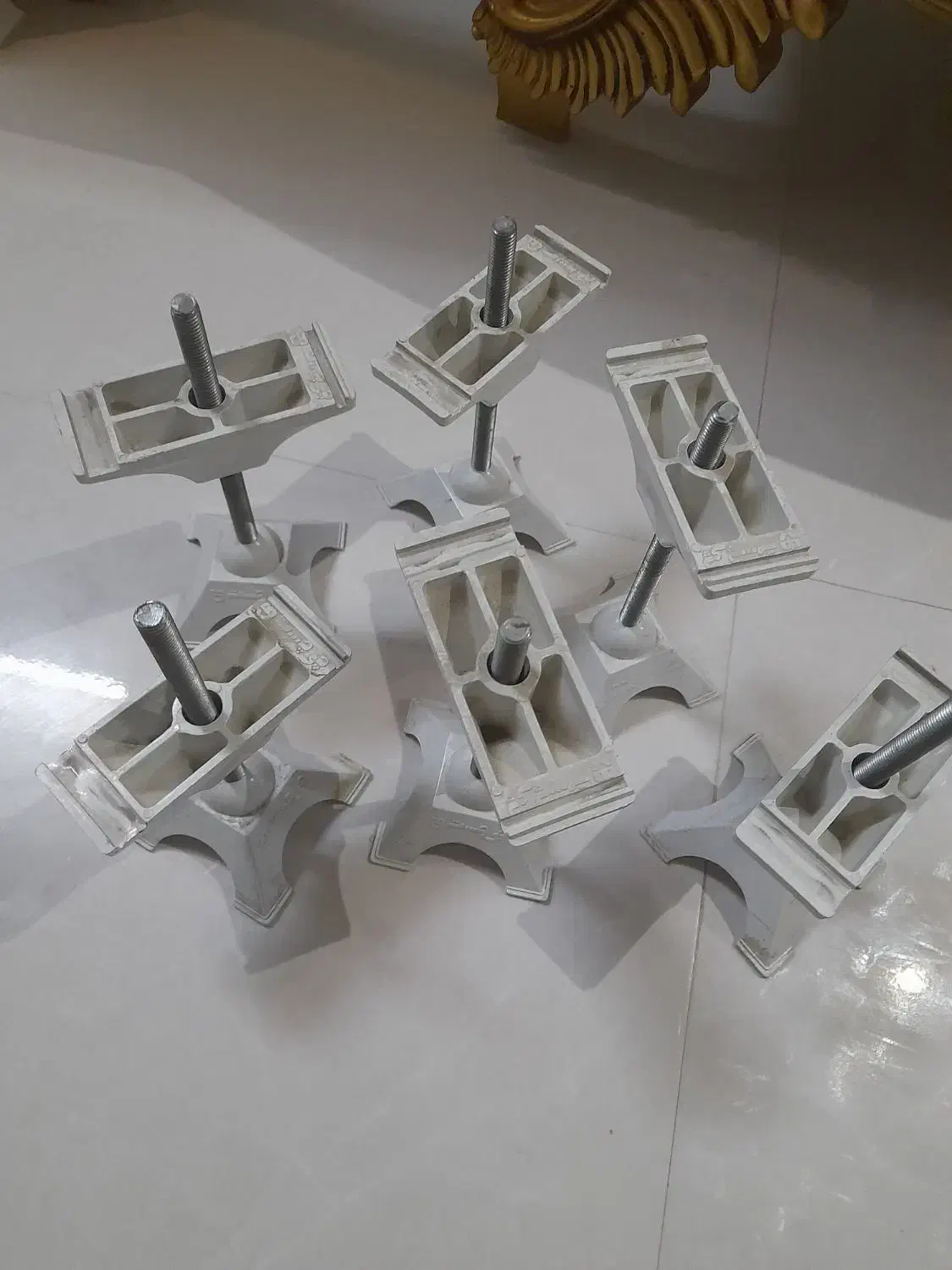 ۶ عدد پایه زیر رادیاتور|آبگرمکن، پکیج، شوفاژ|مشهد, آزادشهر|دیوار