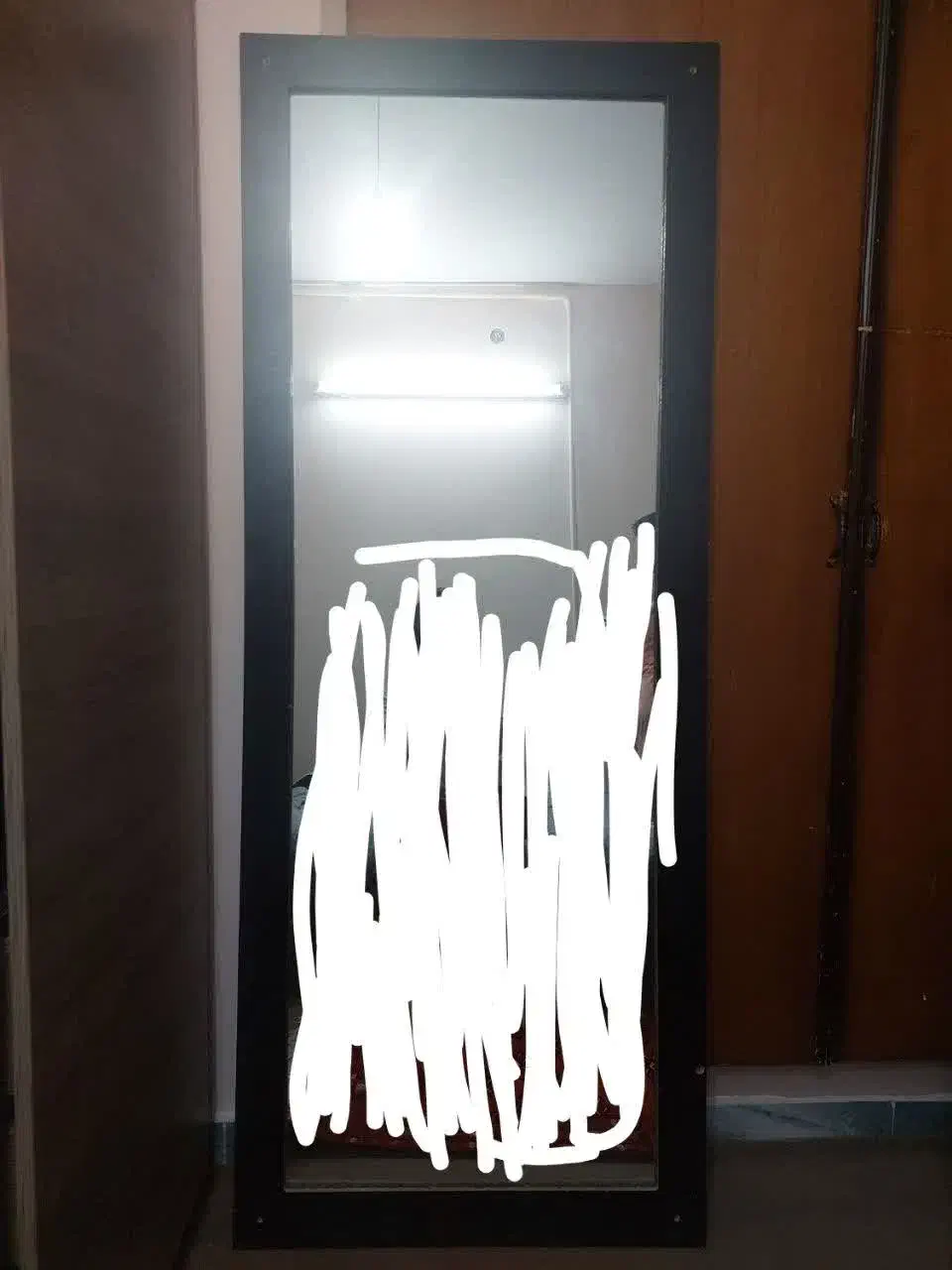 آینه قدی با قاب چوبی مشکی سالم|بوفه، ویترین، کنسول|سبزوار, فیاض|دیوار