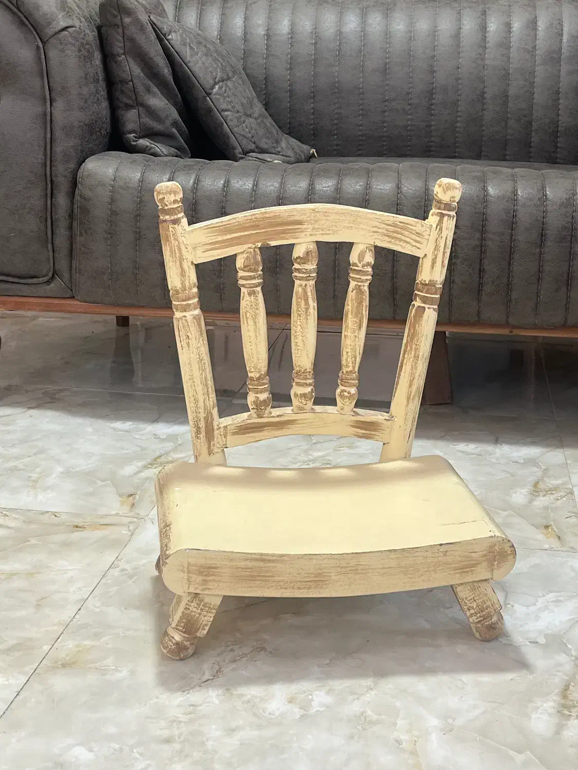 صندلی کودک خراطی|تخت و صندلی بچه|رشت, رودبارتان|دیوار