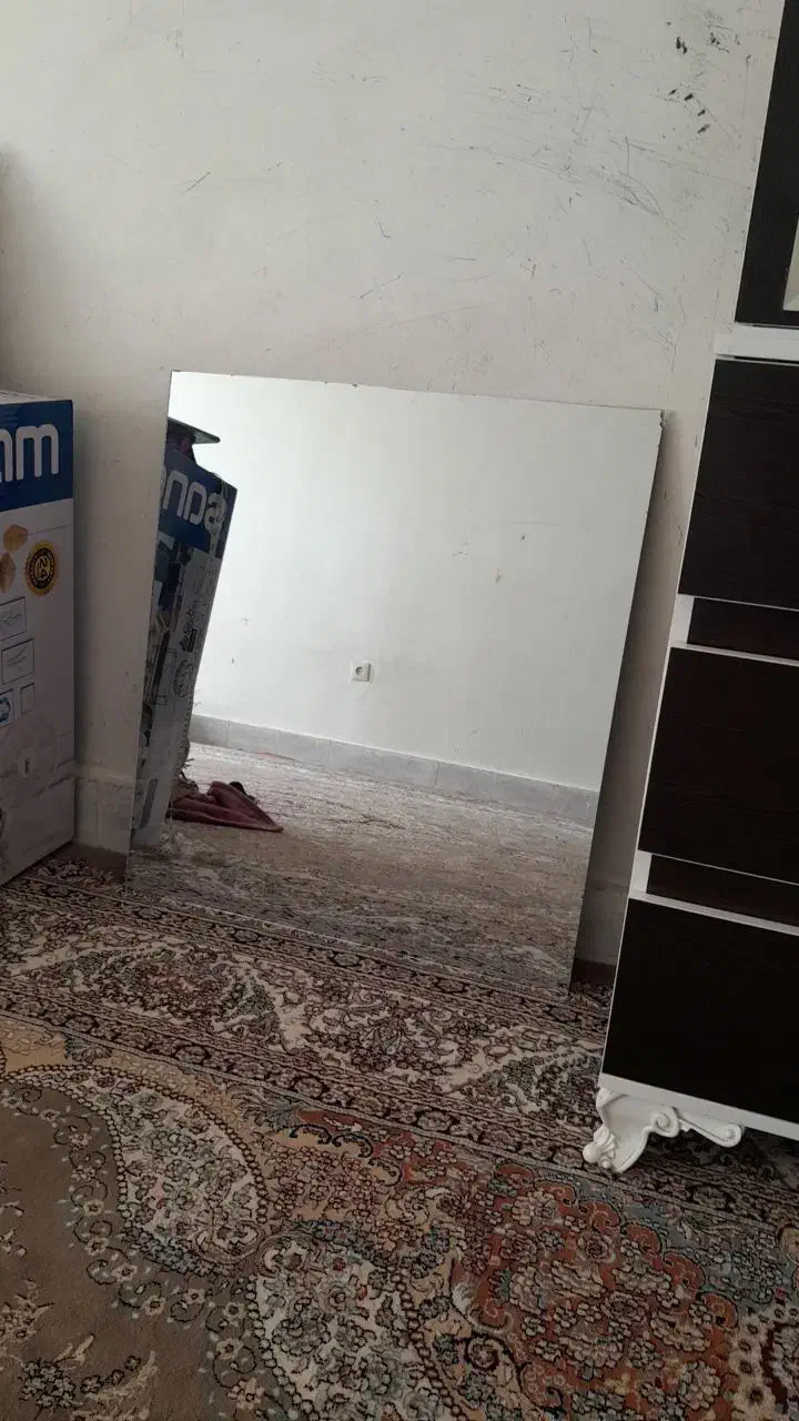 آیینه ۷۷ در ۶۸|آینه|سنندج, |دیوار