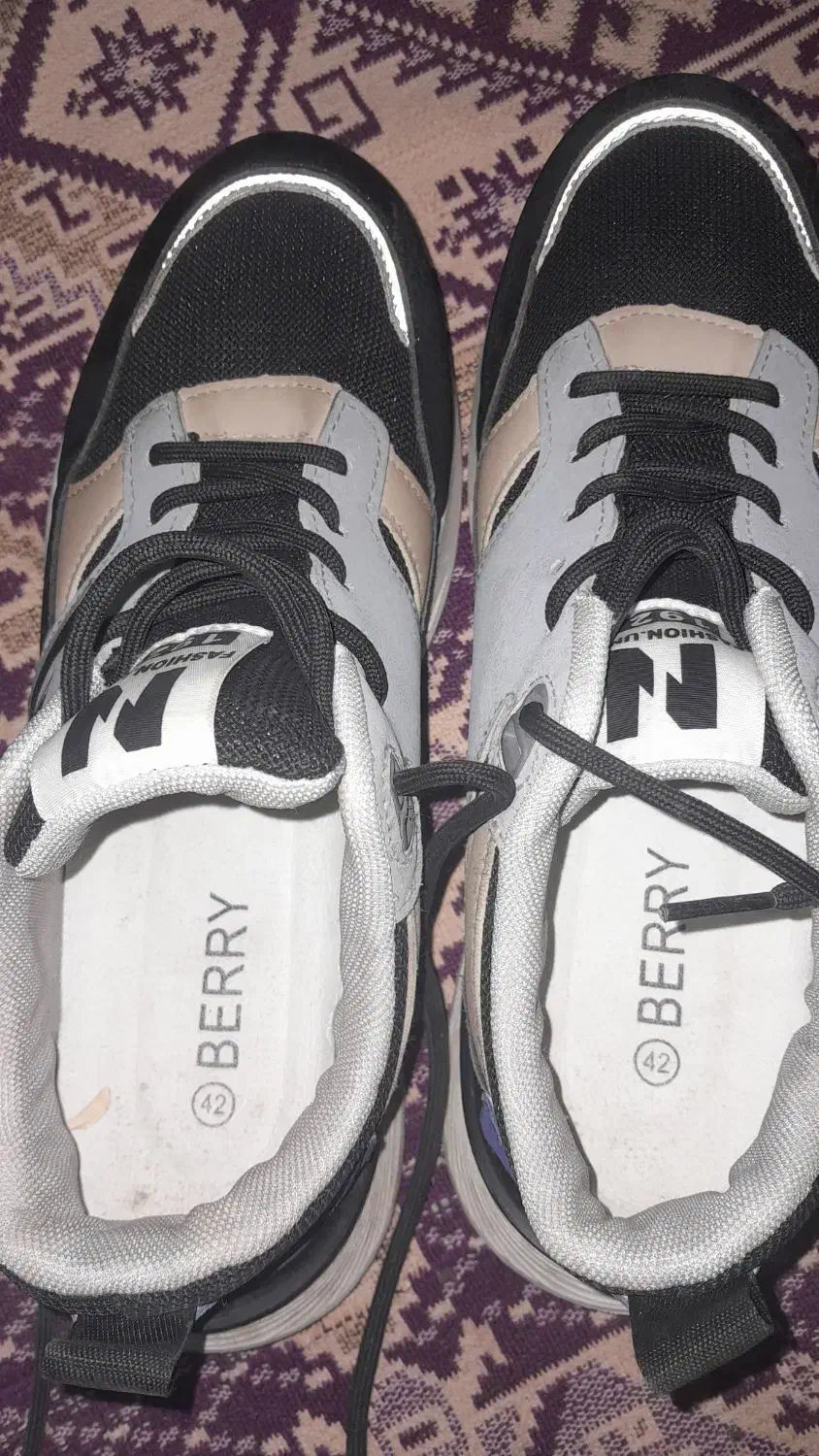 کفش اسپرت ورزشی|کیف، کفش، کمربند|زهک, |دیوار