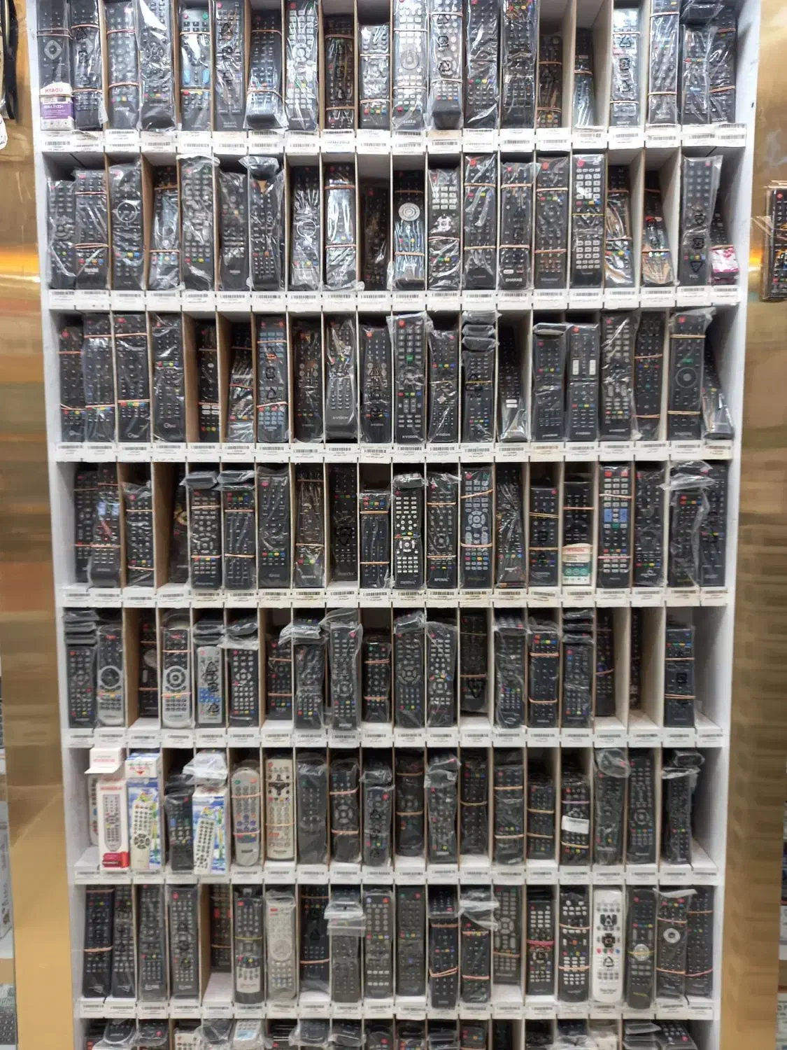 کنترل تلویزیون ال جی|تلویزیون و پروژکتور|مشهد, سراب|دیوار