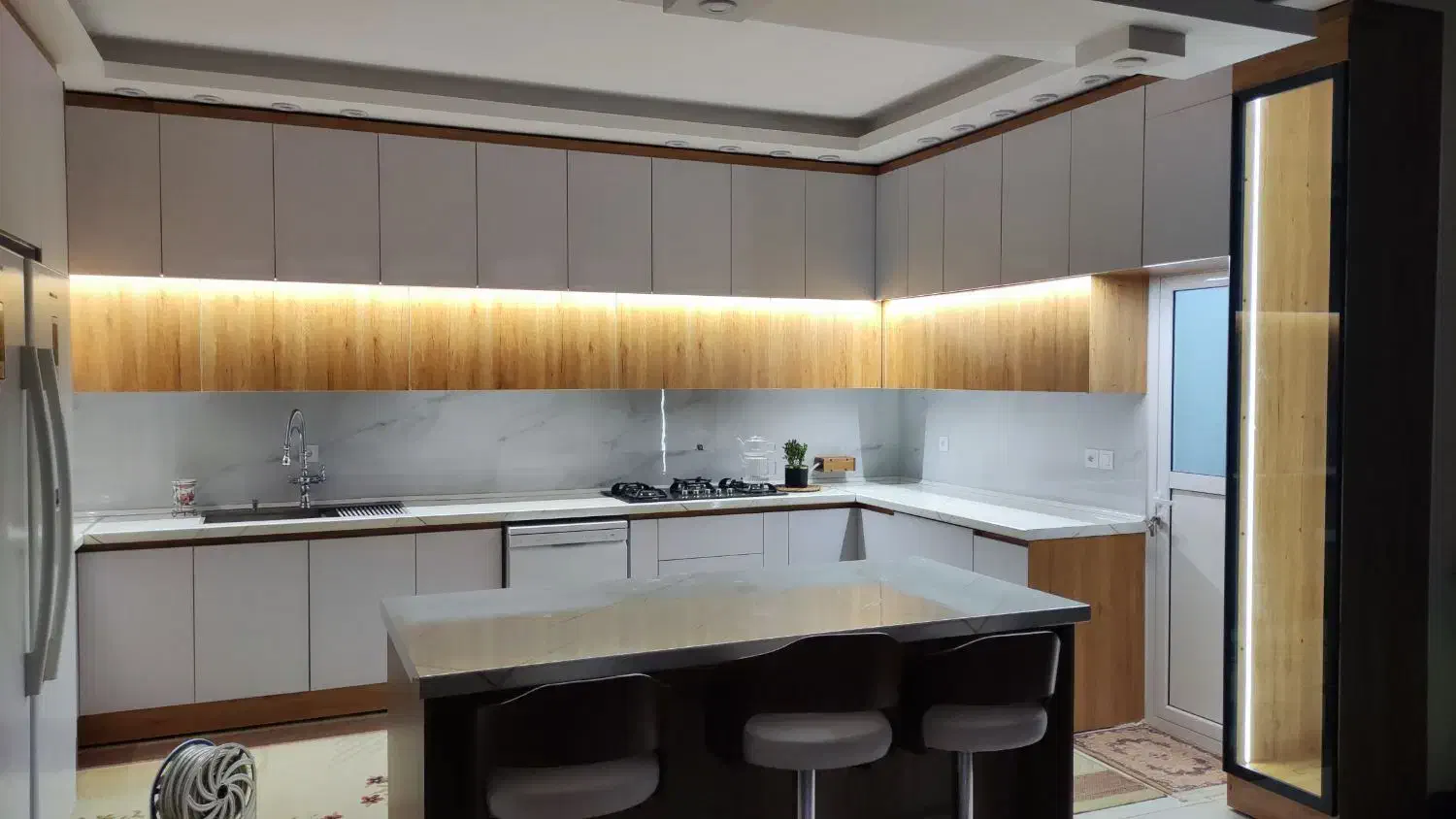 اجرای لاین نوری کابینت|ریسه و چراغ تزئینی|یزد, |دیوار