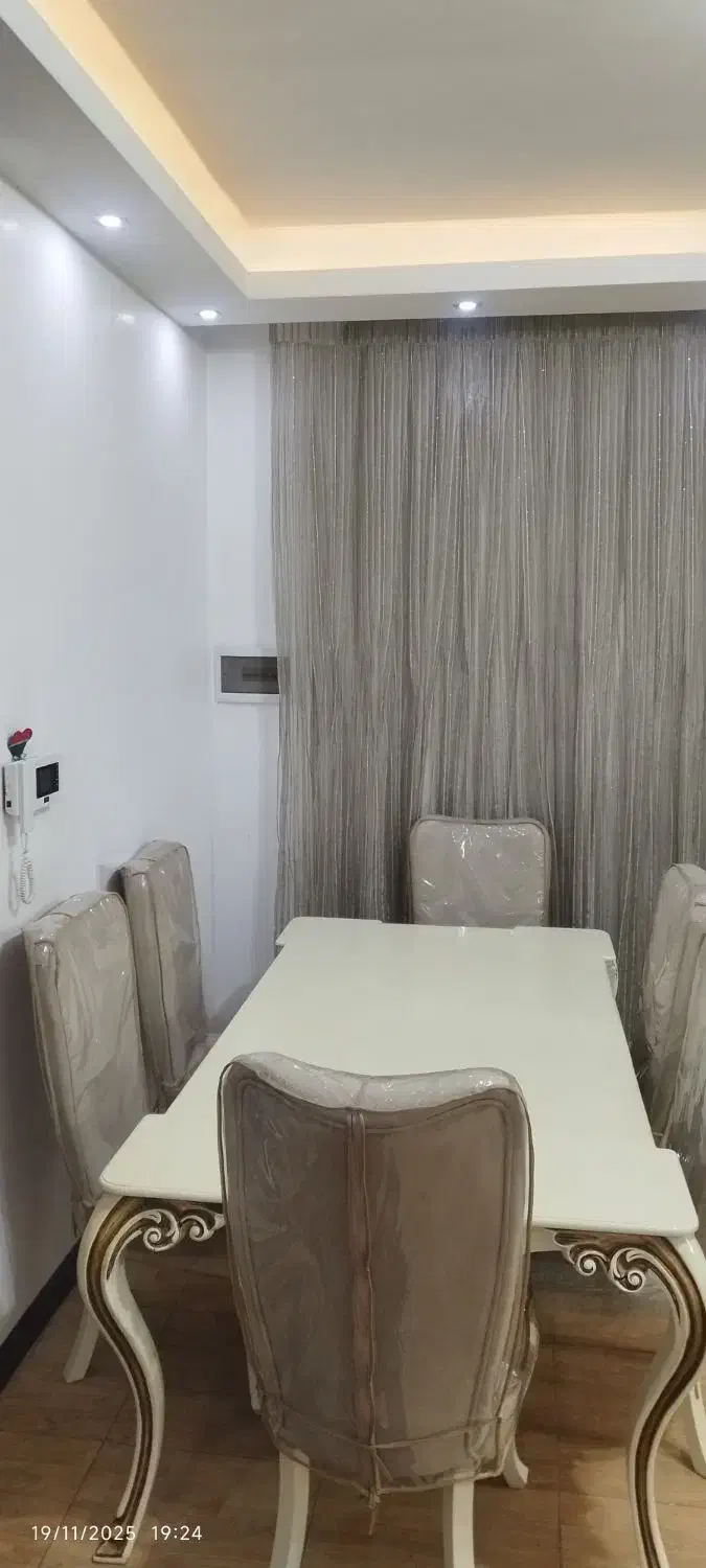 میز نهار خوری|میز و صندلی غذاخوری|لنجان, |دیوار