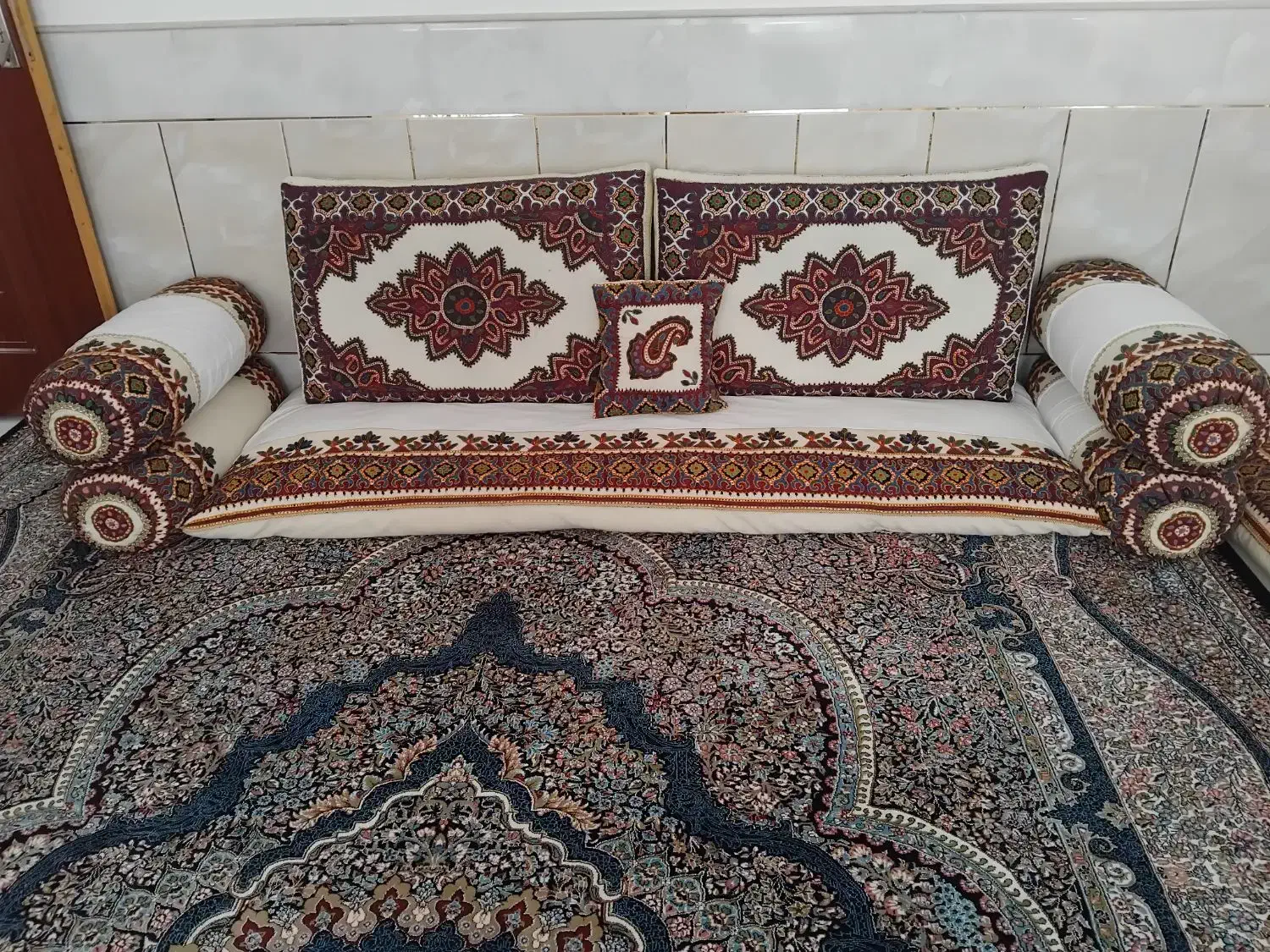 پته فروشی|پشتی|کشکوئیه, |دیوار