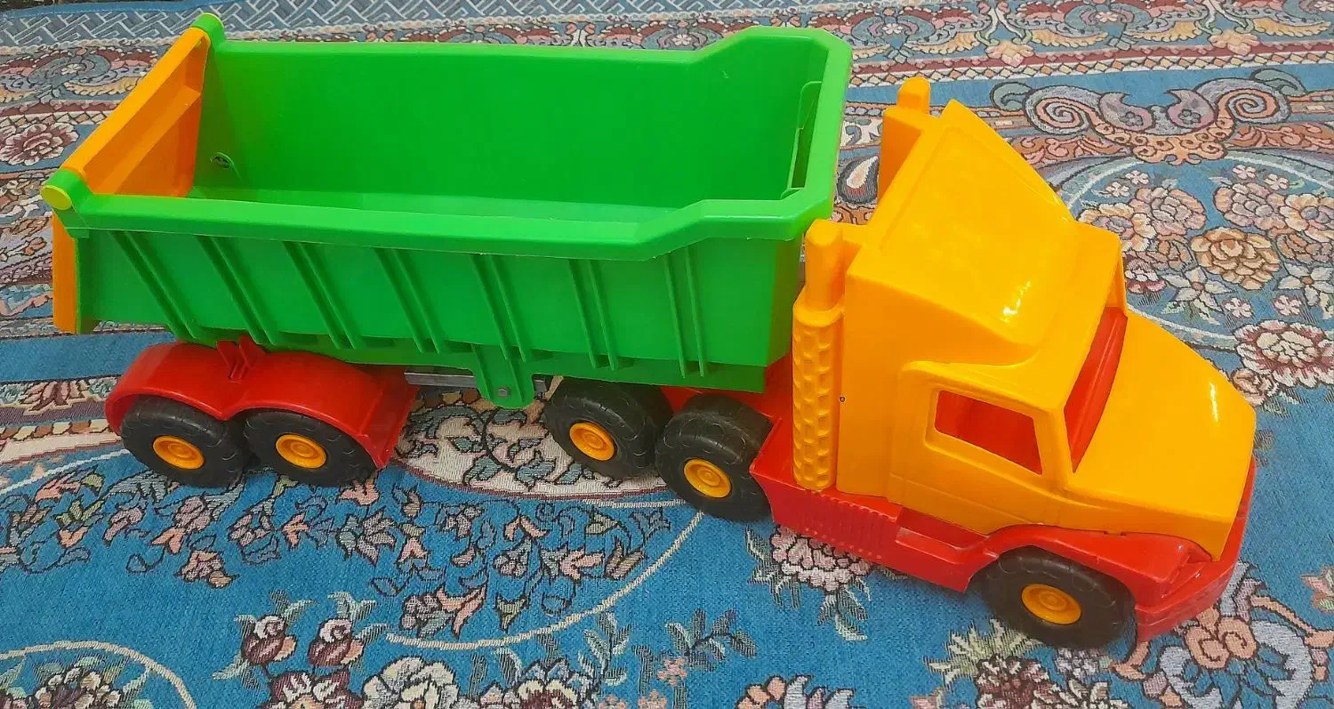 اسباب بازی بزرگ ماشین تریلی ۱۸۰ تومن|اسباب‌بازی بچه|بهبهان, |دیوار