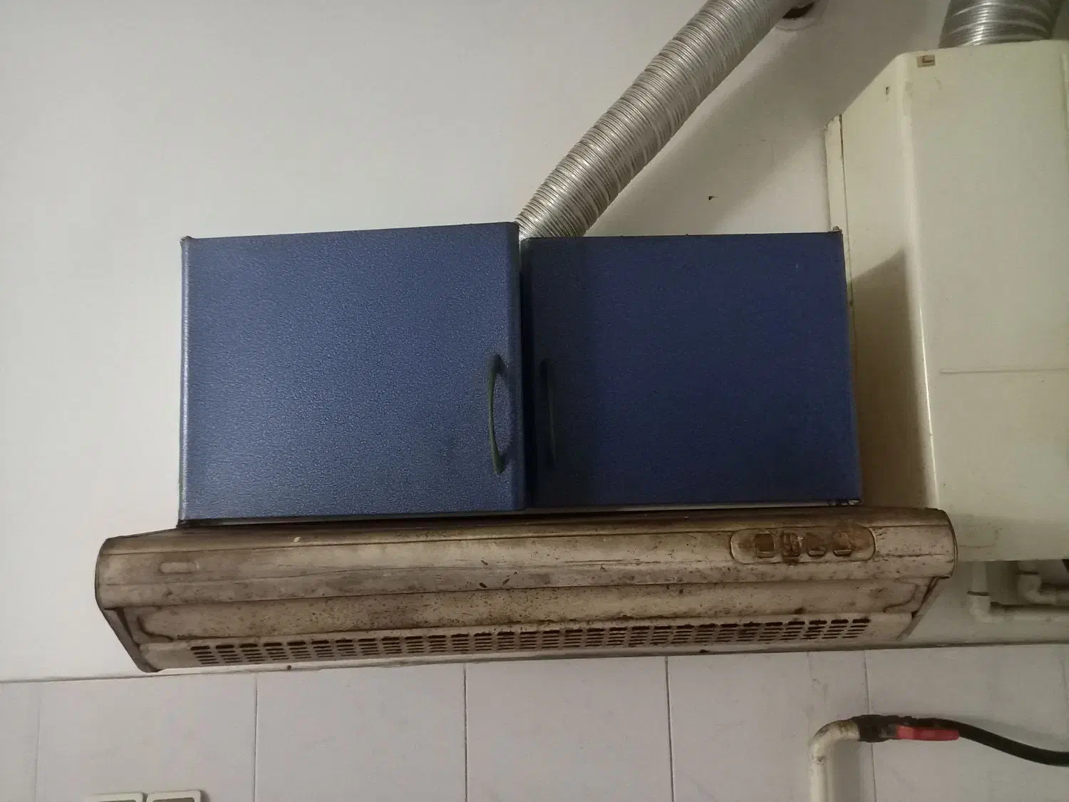 کابنت فلزی همراه با سینگ هود|آبچکان و نظمدهنده ظروف|لاهیجان, حاجی آباد|دیوار