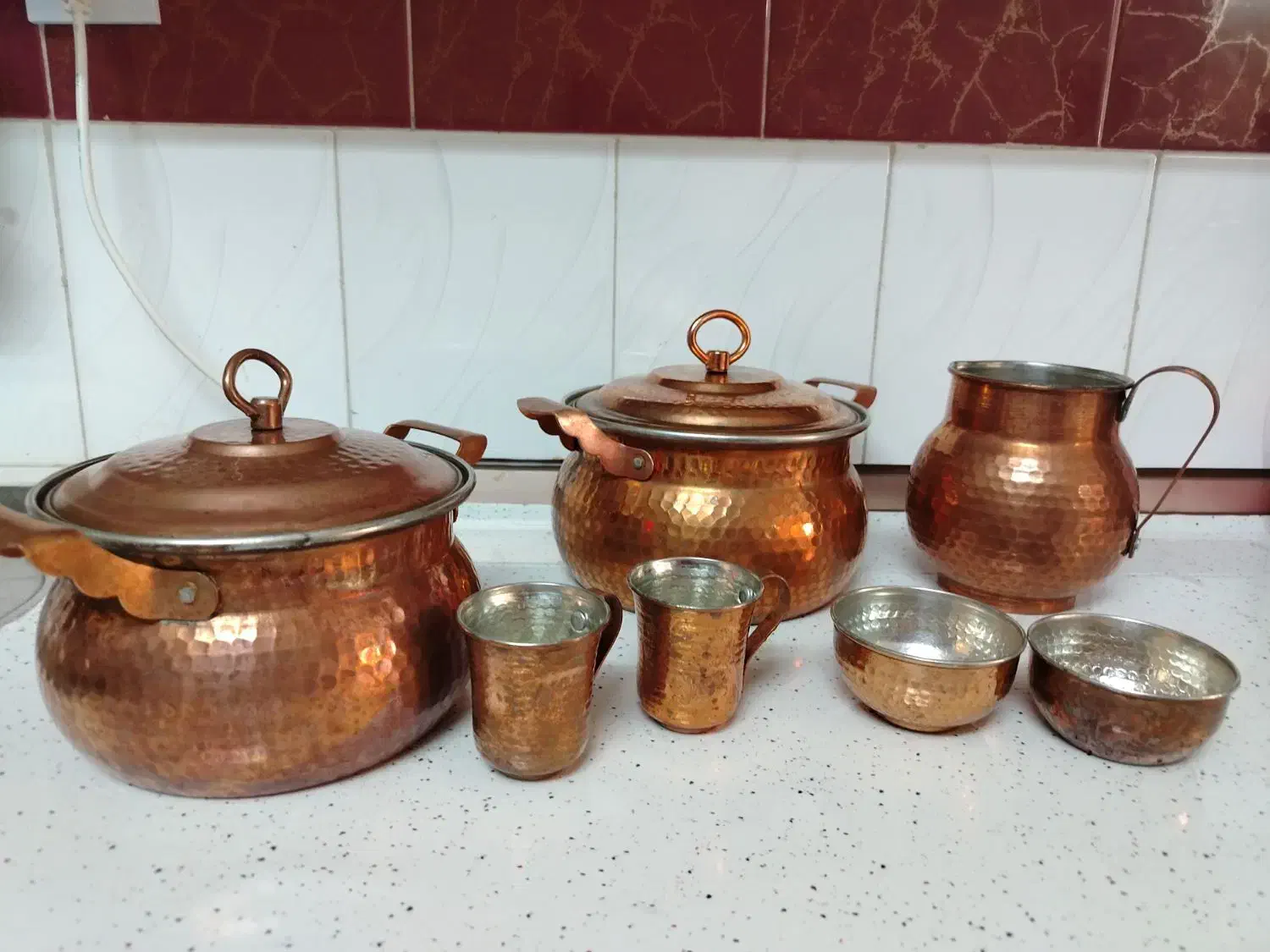 ظروف مسی. قابلمه مسی. پارچ. پیاله|ظروف پخت‌وپز|قم, چهل درخت‎|دیوار