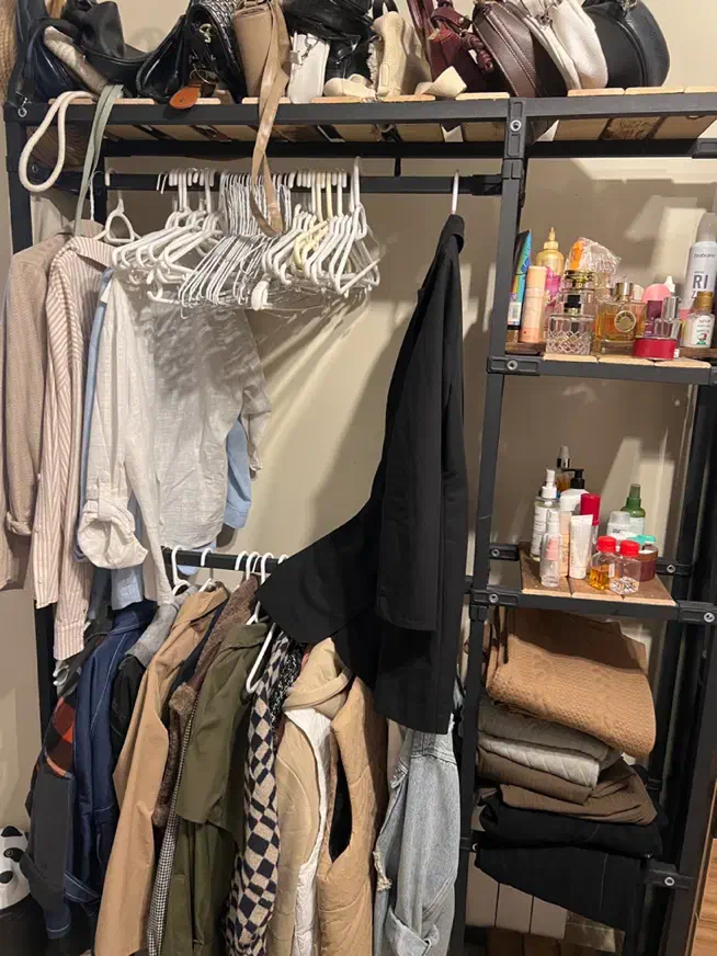 رگال لباس کاملا نو|بندرخت و رخت‌آویز|تهران, صادقیه|دیوار