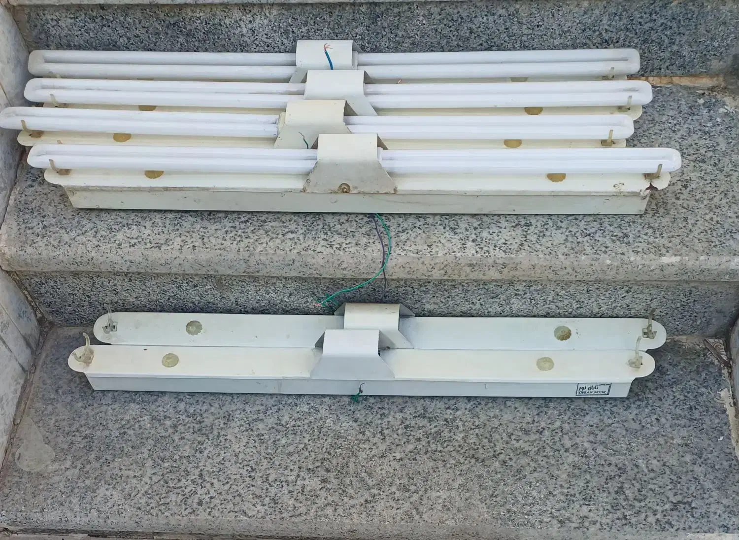 فروش تعدادی مهتابی کم مصرف سالم و درحدنو|لامپ و چراغ|جهرم, |دیوار