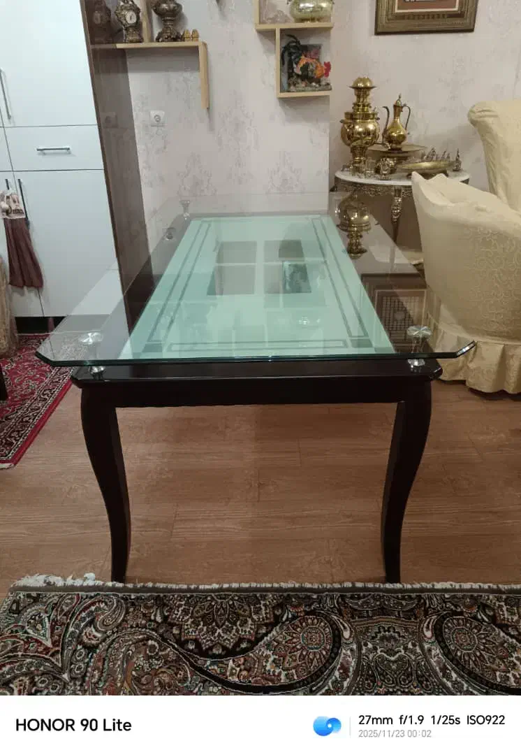 فقط میز ناهار خوری کاملا چوبی با شیشه ۱۰ میلی|میز و صندلی غذاخوری|تبریز, |دیوار