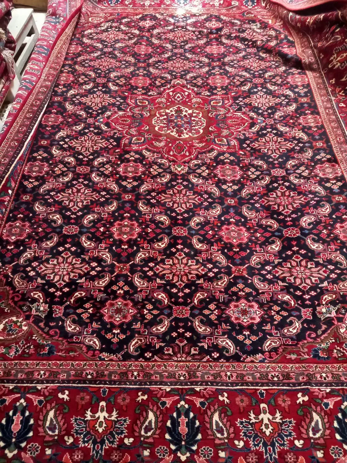 خریدار انواع فرشهای ماشینی و دستباف|فرش|همدان, |دیوار