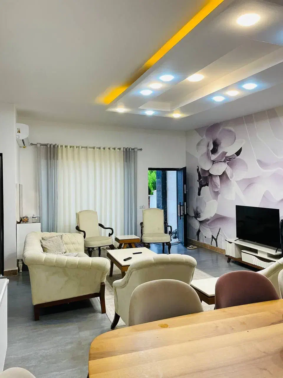 ویلا فلت نما مدرن استخر دار|فروش خانه و ویلا|رینه, |دیوار