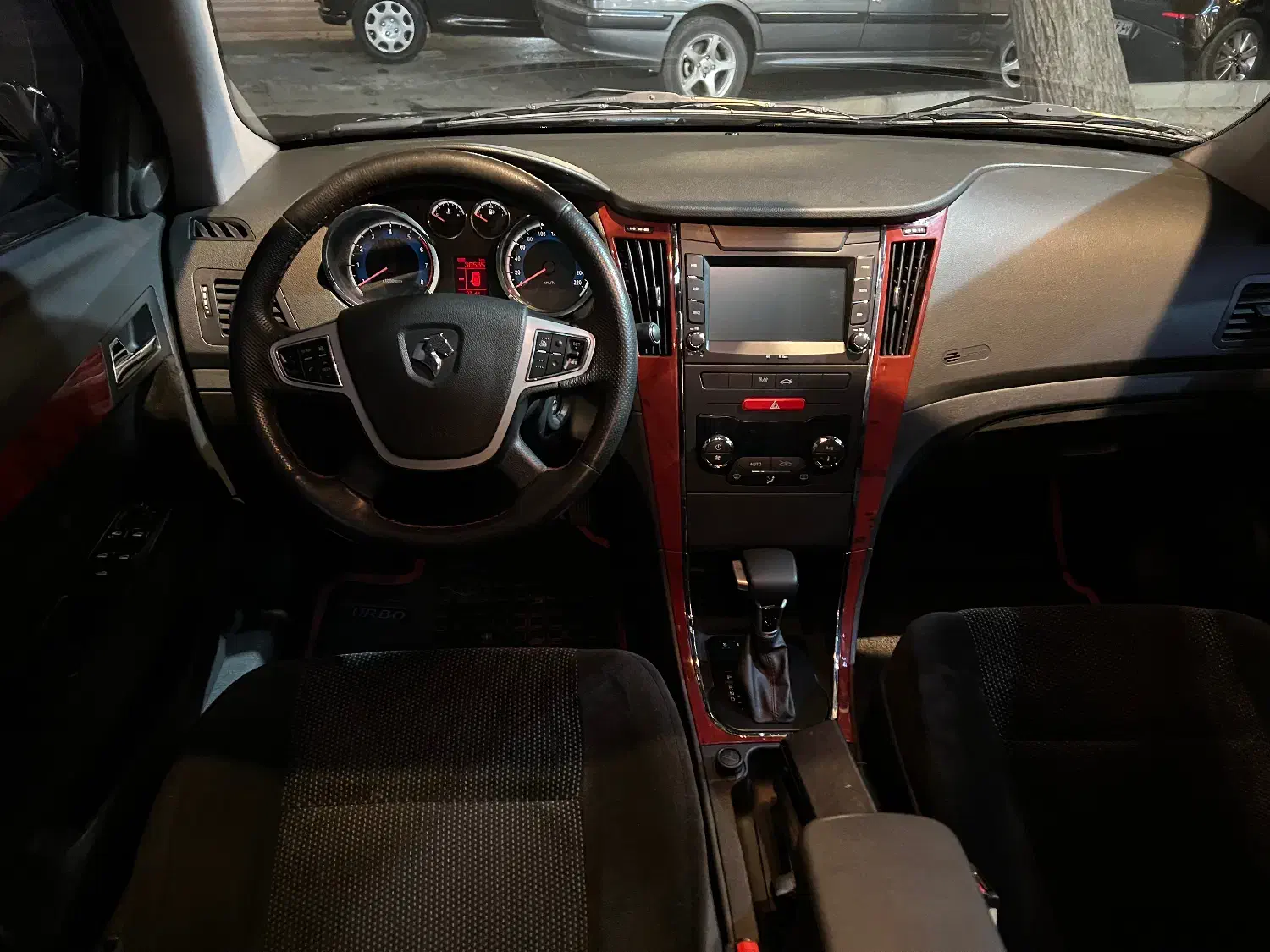 دنا پلاس اتوماتیک ۱۴۰۲|خودرو سواری و وانت|اصفهان, تخت فولاد|دیوار