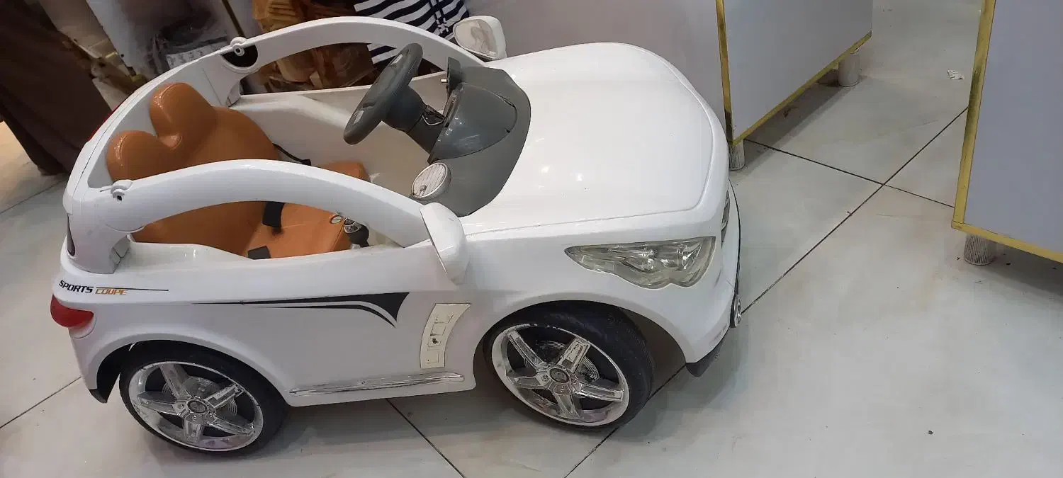 ماشین شارژی سفید آمریکایی|اسباب‌بازی بچه|لاهیجان, امیرشهید|دیوار