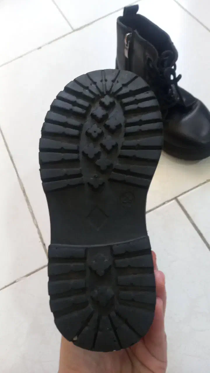 پوت بچگانه|کفش و لباس بچه|نسیم‌شهر, |دیوار