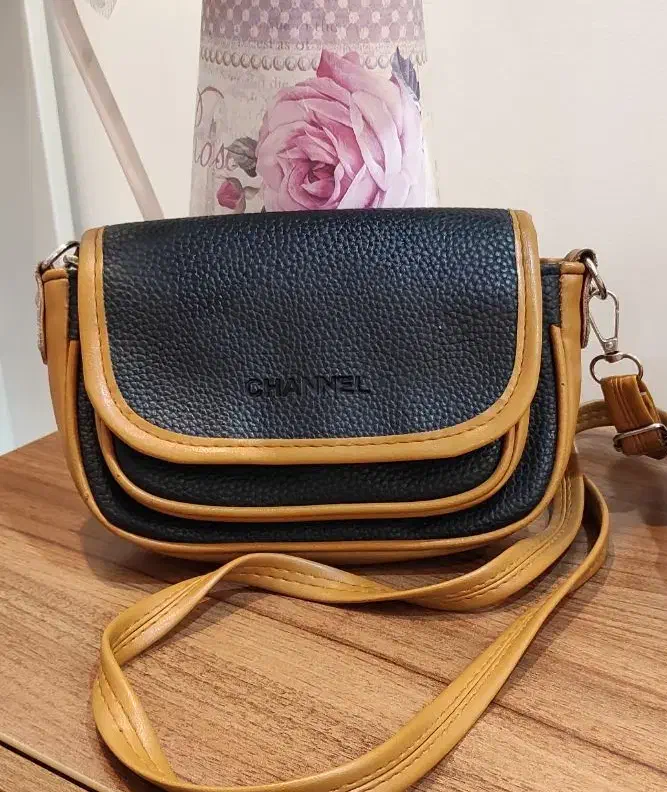 پوتین|کیف، کفش، کمربند|سنندج, |دیوار