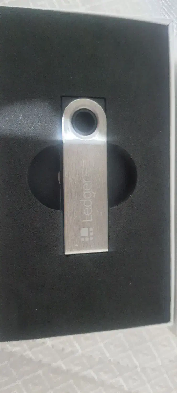 کیف پول سخت افزاری لجر نانو اس (Ledger Nano S))|قطعات و لوازم جانبی رایانه|کرمانشاه, |دیوار