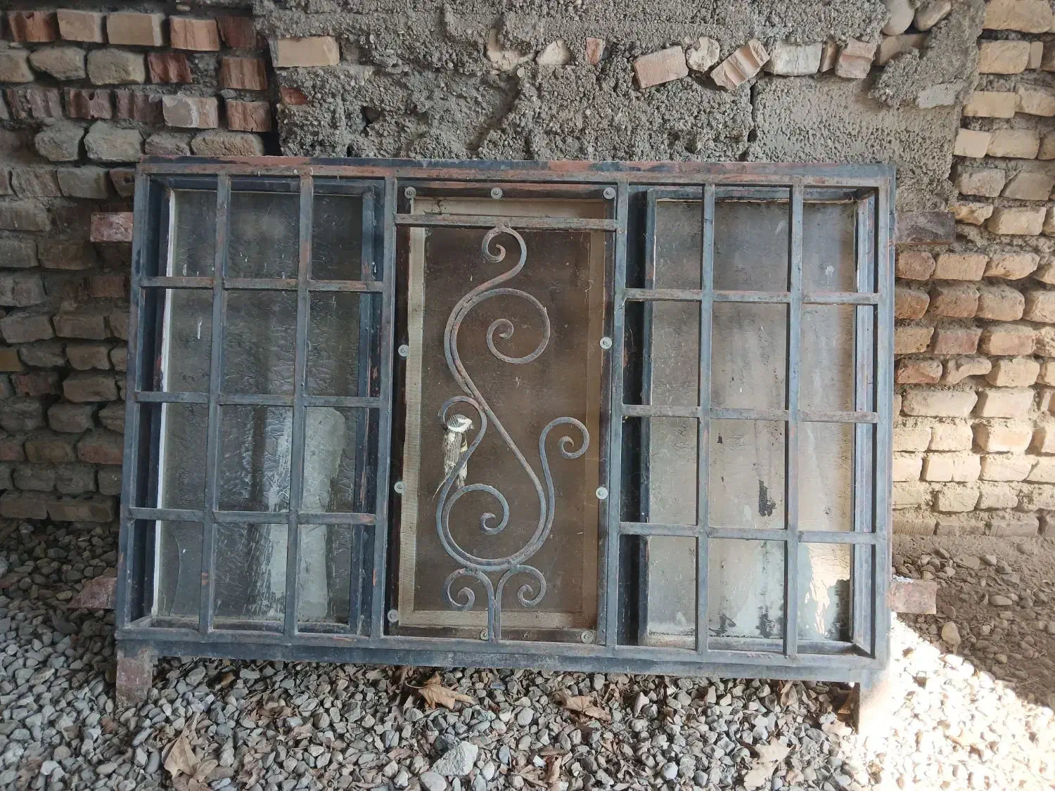 پنجره آهنی|مصالح و تجهیزات ساختمان|آزادشهر, |دیوار